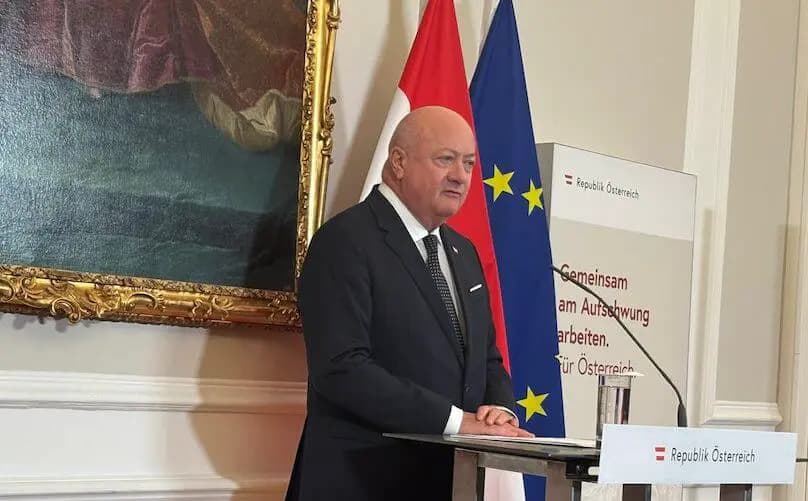 Канцлер вернулся после операции и пообещал 500 миллионов евро на более дешёвую электроэнергию