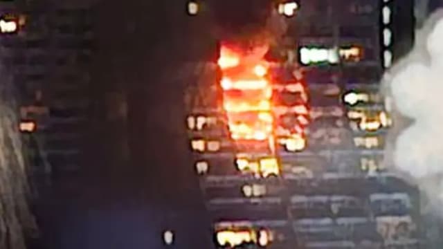 Крупный пожар в "Альтерлаа": огонь охватил балконы на трёх этажах, эвакуированы 40 человек