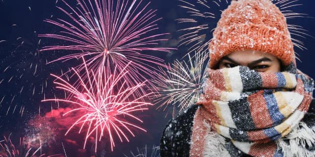 Снег, ветер, фейерверк: прогноз на новогоднюю ночь