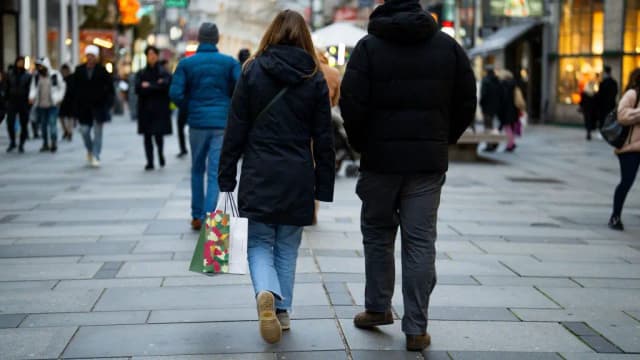 Магазины открыты, народ недоволен: 8 декабря в Австрии снова разделило обществ