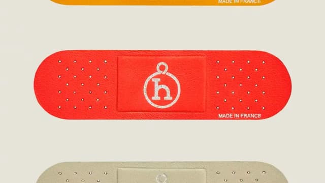 Роскошь без смысла: "пластырь" Hermès за 200 евро вызвал бурю насмешек и обсуждений в сети