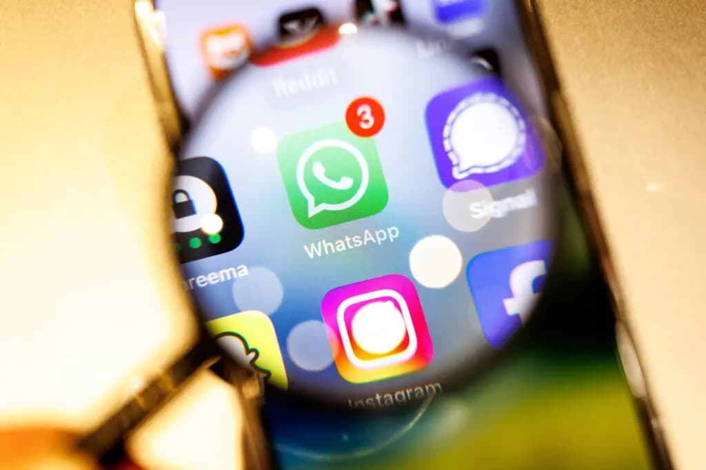 Совет ЕС одобрил контроль переписки в мессенджерах