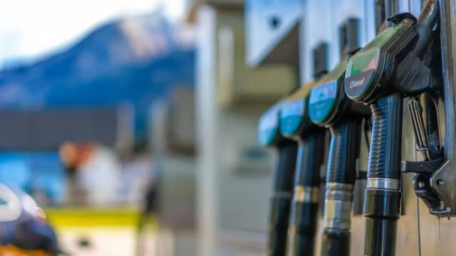 Новый удар по кошельку водителей: ÖAMTC прогнозирует резкий скачок цен на топливо в Австрии