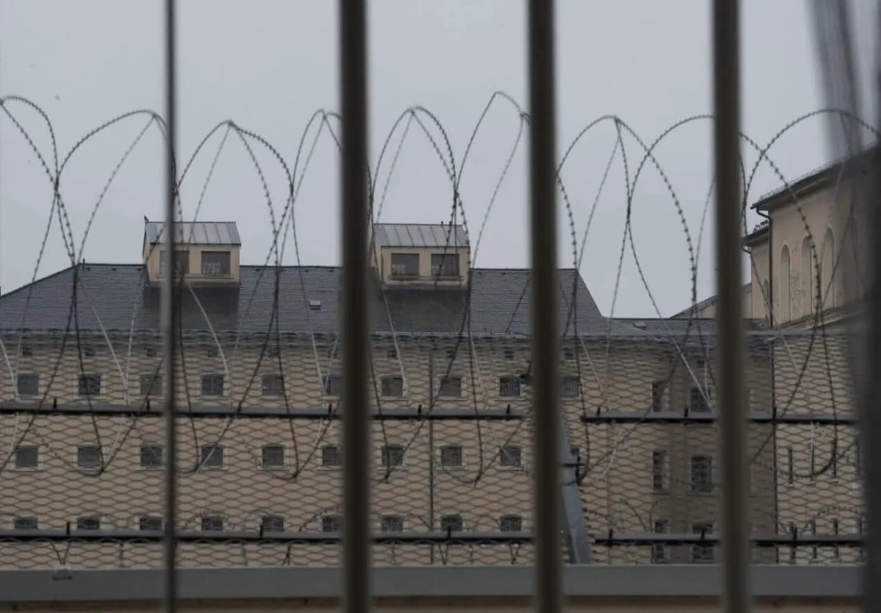 Тюремная стоматология за счёт налогоплательщиков: почему лечение зубов в тюрьмах стало золотым