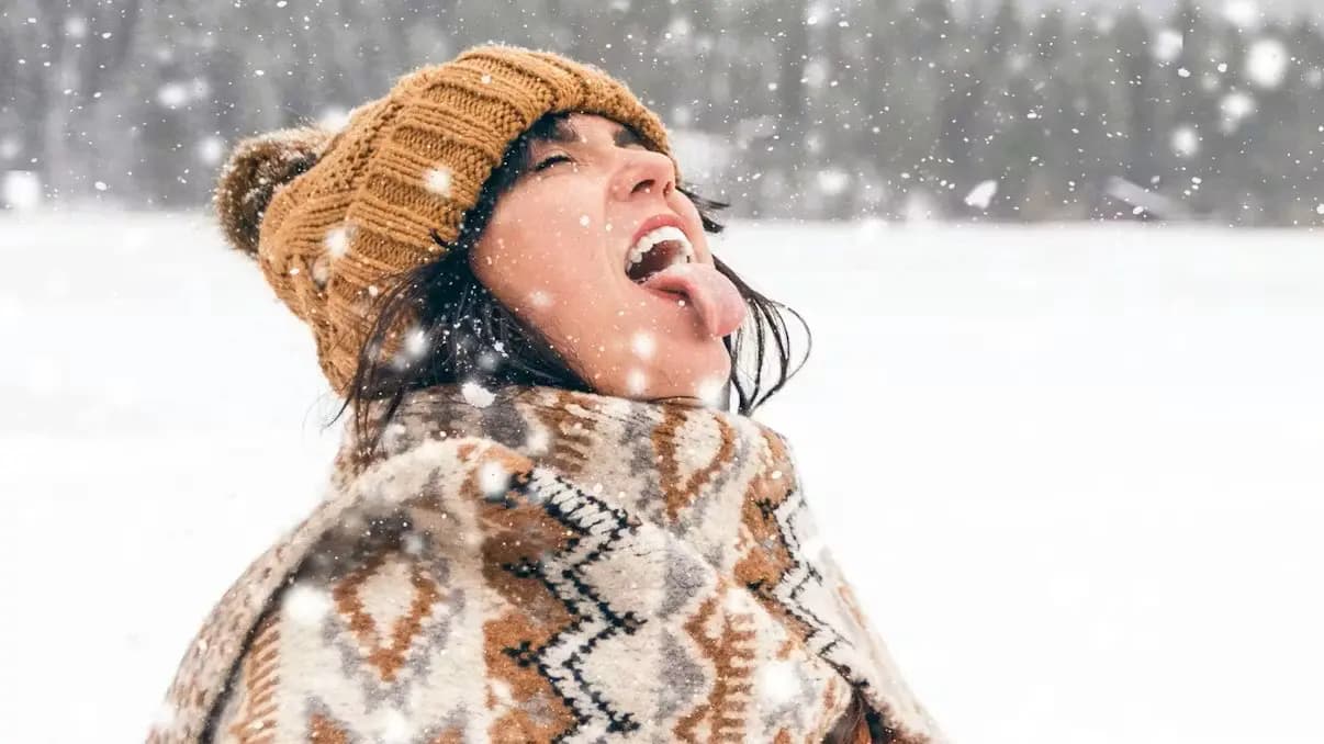 Ледяной "сорбет" с выхлопами: почему нельзя есть падающие снежинки?