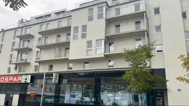 Спорный проект продлевается? Беженцы остаются в элитном доме, а вопрос о справедливости — открытым