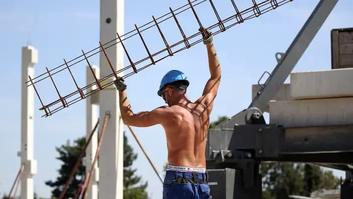 "Предательство собственной молодёжи": в Австрии разгорелся спор об открытии рынка труда для иностранце