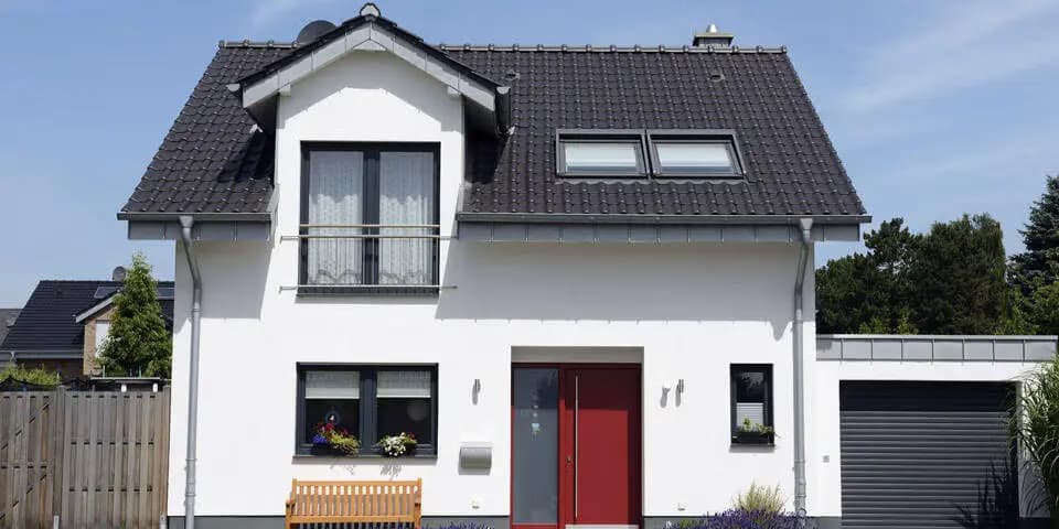 Квадратный метр по цене автомобиля: где покупка дома — подвиг, а где — реалистичная цель