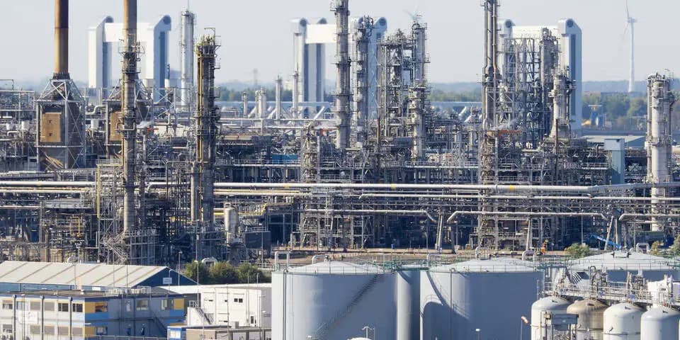 Из-за Путина! В странах ЕС заканчивается бензин