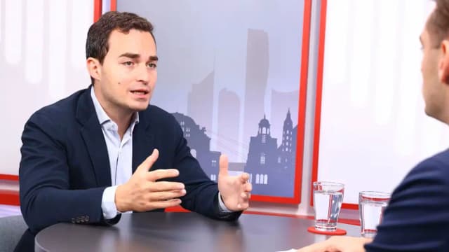 «Охота на ведьм» или отвлечение внимания? Скандал вокруг интервью директора школы  российскому телевидению