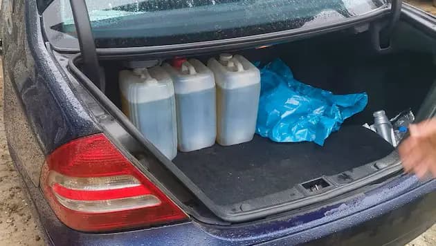 Пятеро дальнобойщиков организовали подпольную АЗС, воруя топливо у работодателя