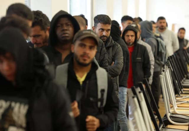 Без наличных: в Верхней Австрии отчитались об успехах новой системы выплат беженцам