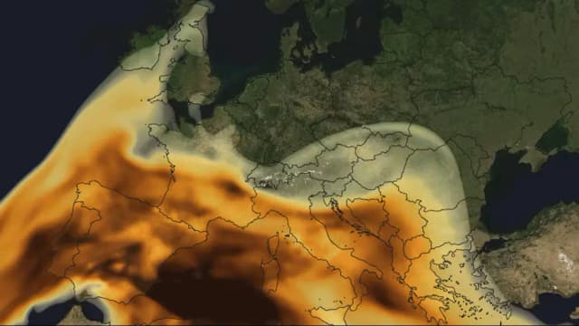 Огромное облако сахарской пыли движется на Центральную Европу: опасность для детей и рекомендации не работать на улице