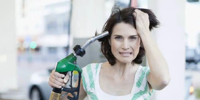 Иранская война: эксперт прогнозирует новый топливный шок — три евро за литр, австрийский ATX рухнул на 2,5 процента