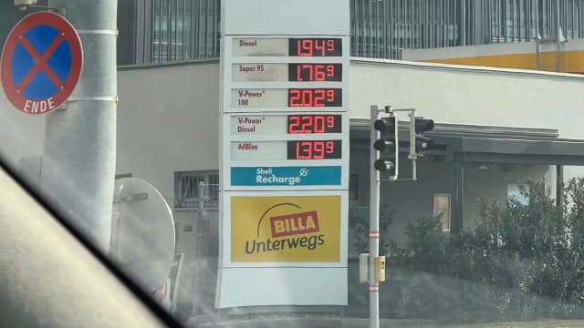 Цены на заправках в Австрии взлетели: дизель почти по 2 евро