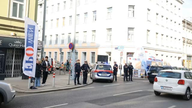 FPÖ снижает цены на топливо: венцы штурмуют дешёвую заправку