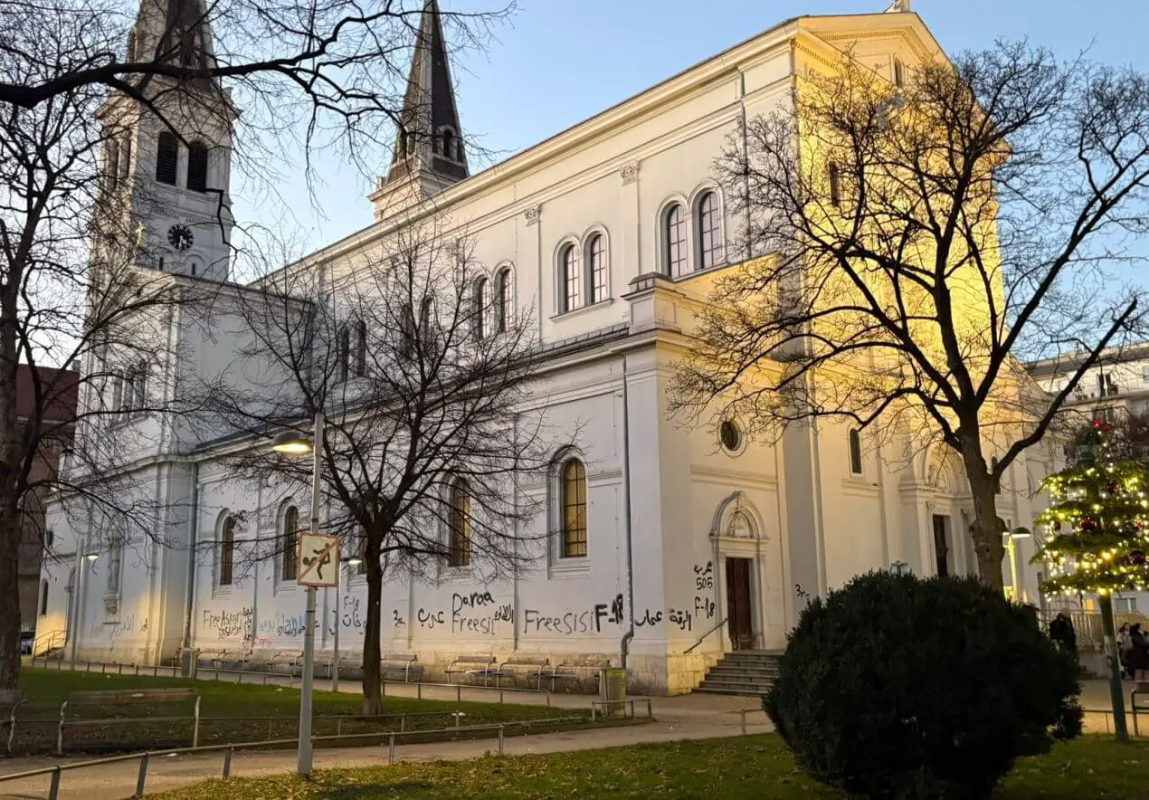 Не замеченная обществом атака: кто расписал стены Кеплеркирхе и почему об этом молчат