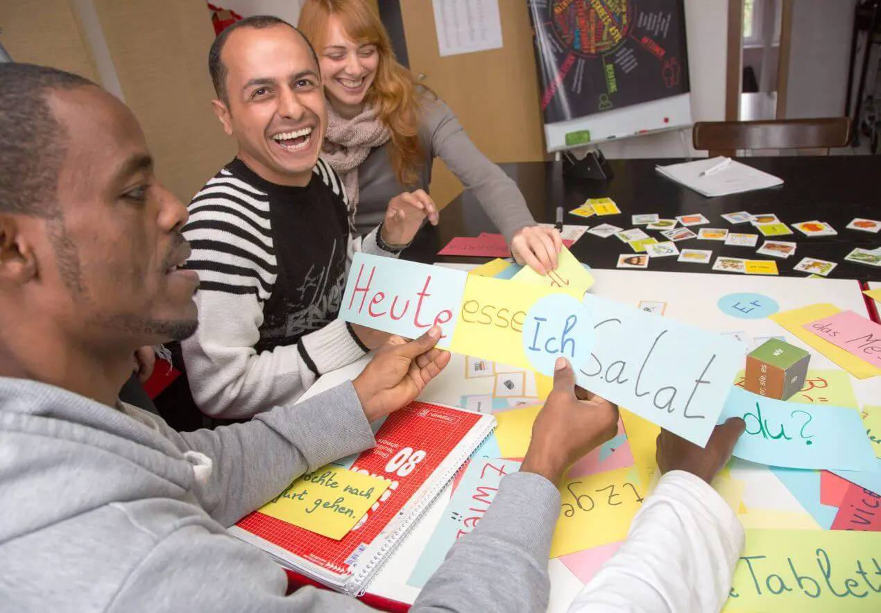 Каждый четвертый беженец намеренно «проваливает» курс немецкого