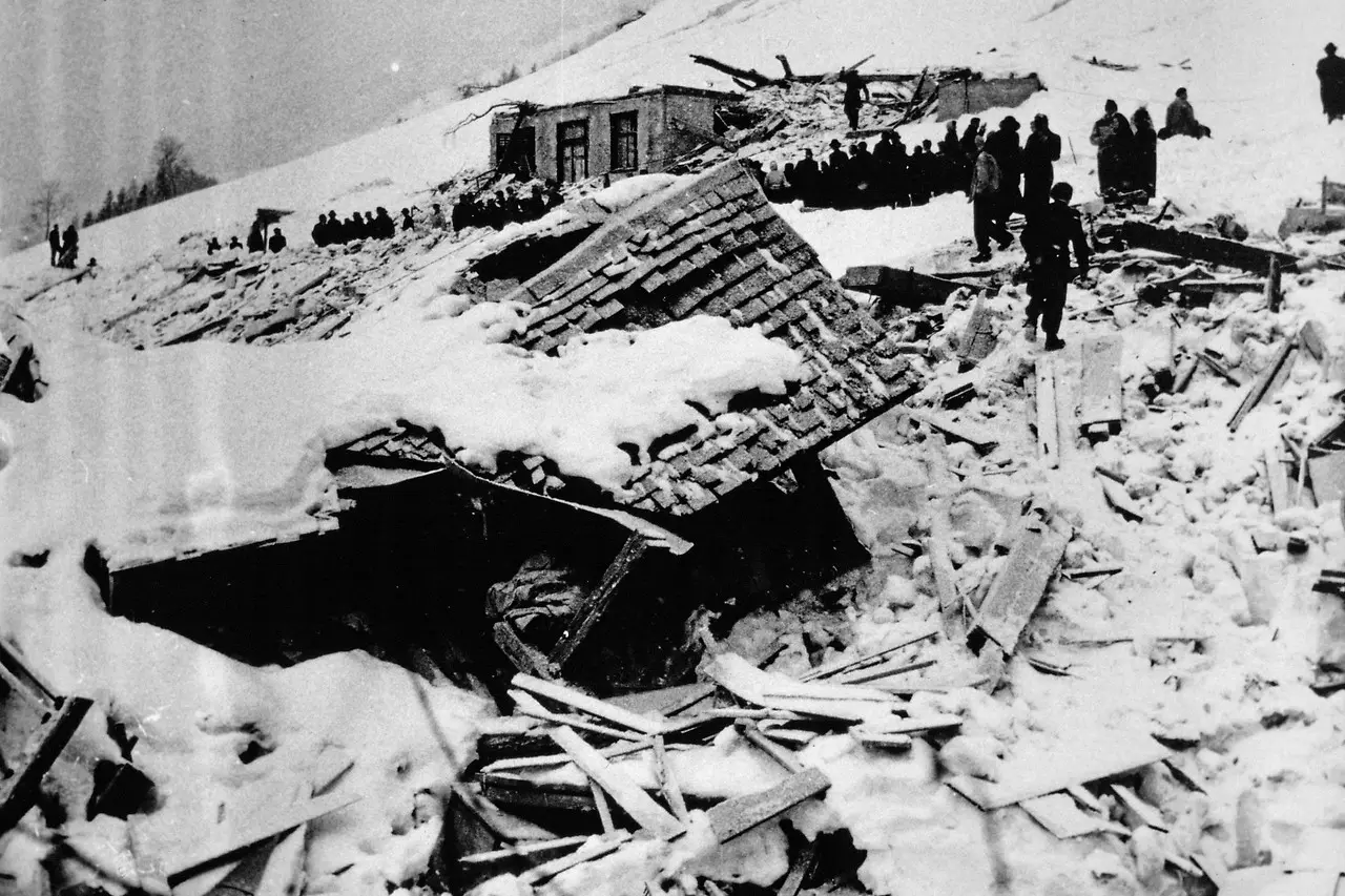 Трагедия австрийской деревни Блонс, разрушенной лавинами