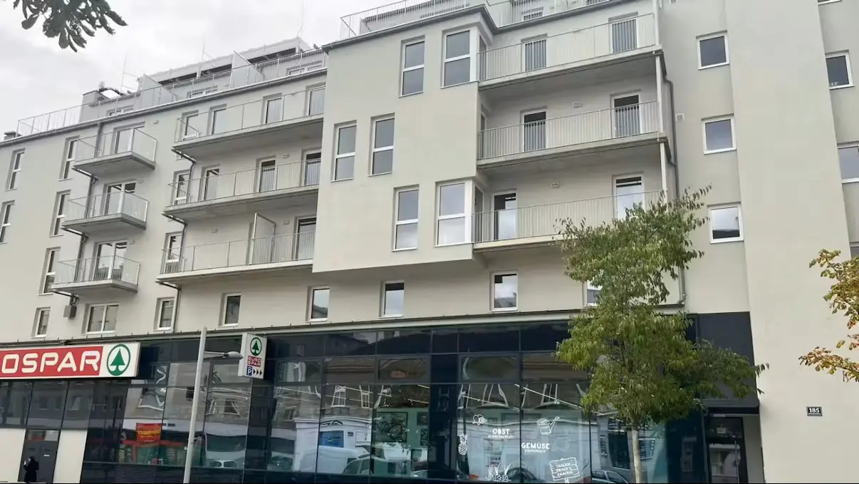 Спорный проект продлевается? Беженцы остаются в элитном доме, а вопрос о справедливости — открытым