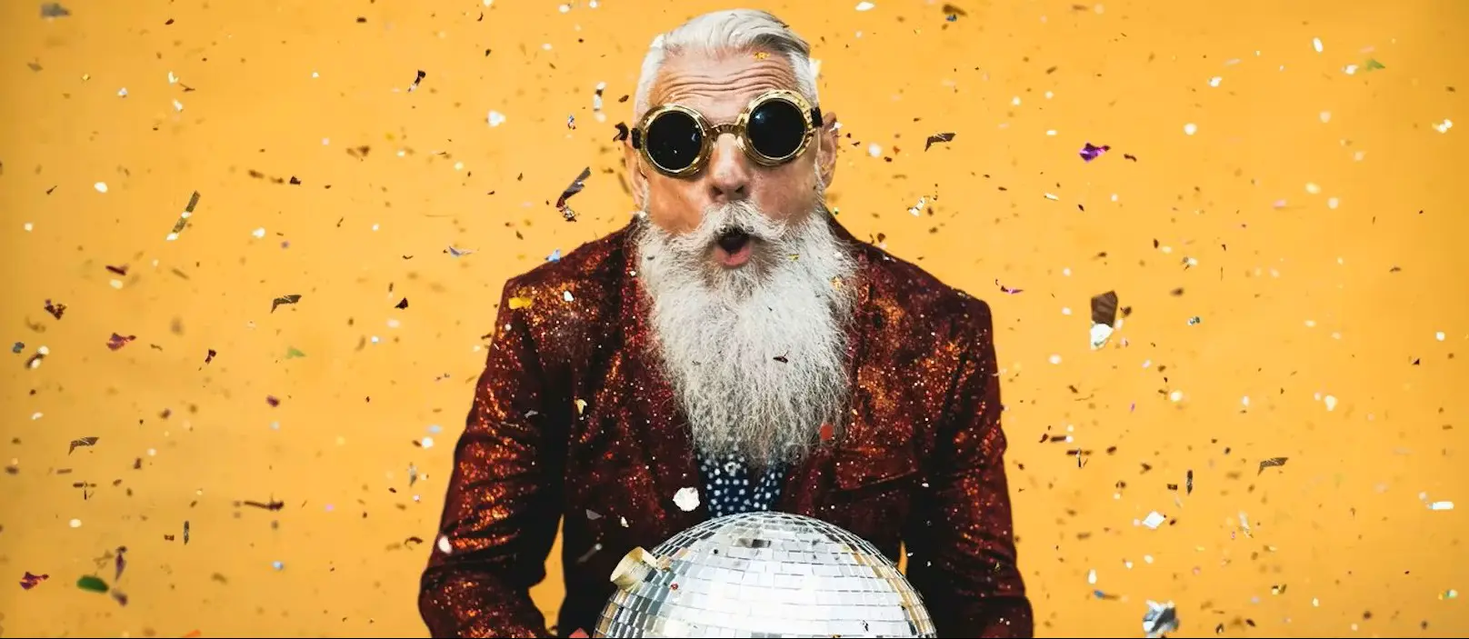 Секс, наркотики и рок-н-ролл: почему люди старше 55 стали новым проблемным поколением