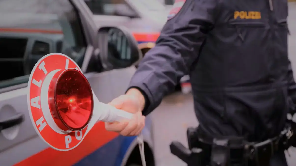 Слишком вежливый водитель: полиция оштрафовала австрийца на 20 евро