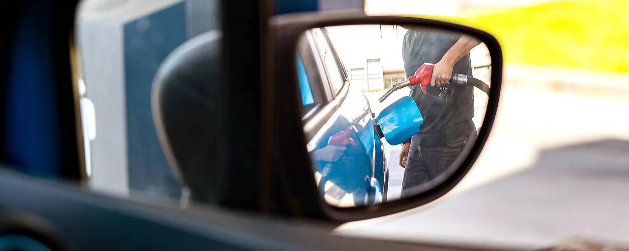 Парламент Австрии принял закон о «тормозе» цен на топливо