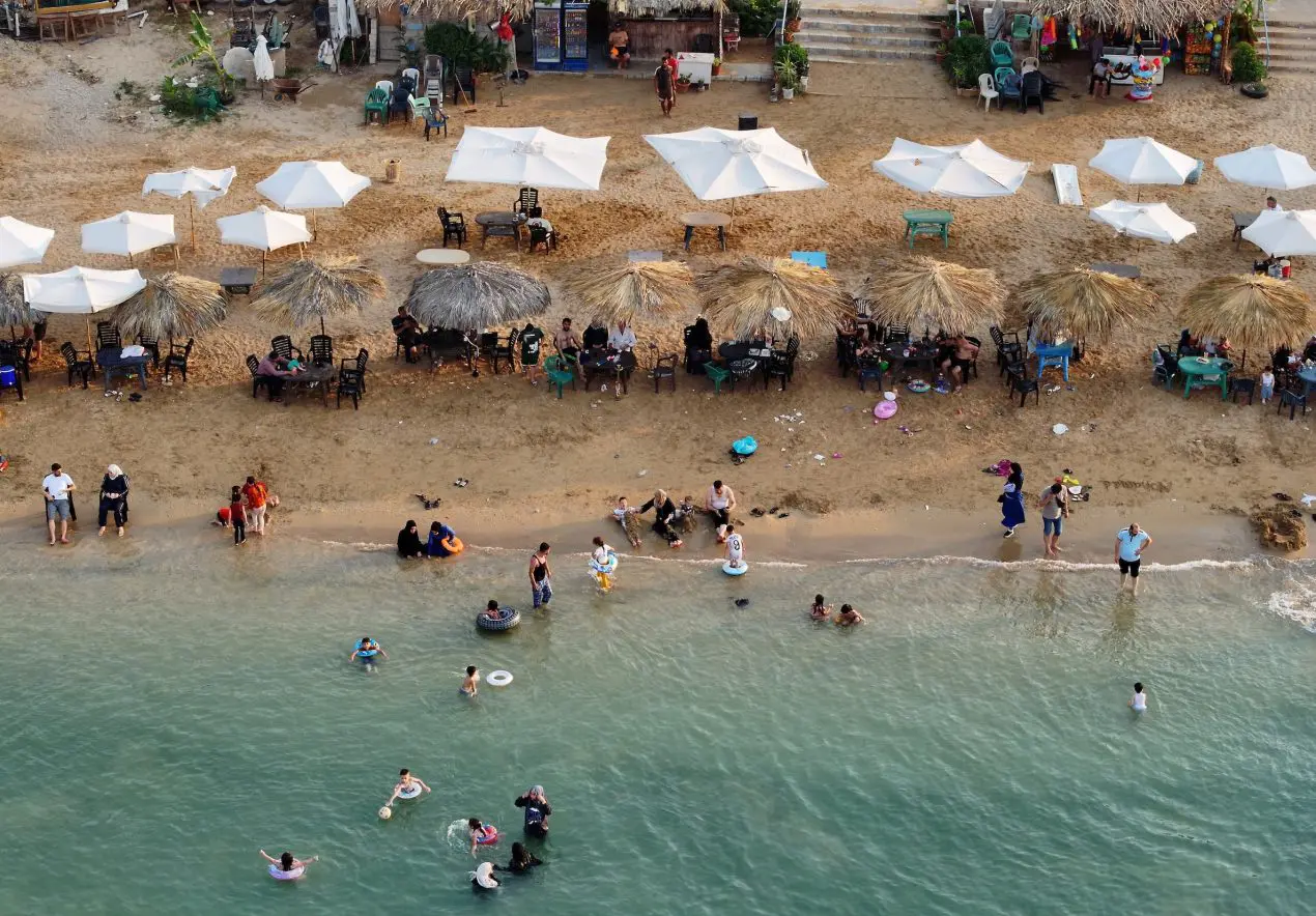 Пляжи вместо войны: Сирия зазывает туристов, а в Австрии растёт напряжение вокруг сирийских беженцев