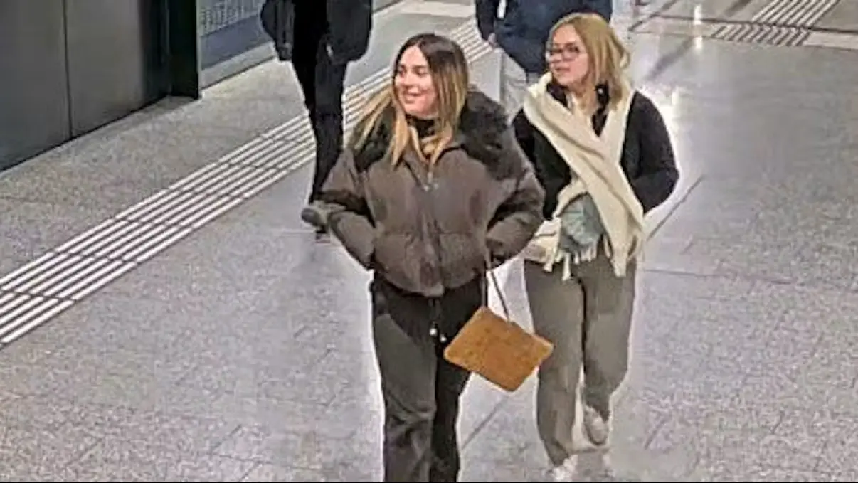 В аэропорту Вены украдены ценности на десятки тысяч евро : полиция разыскивает двух женщин