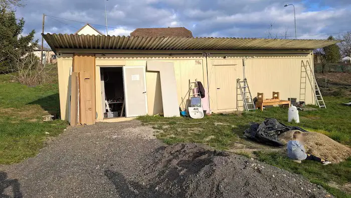 Работающая мать с двумя детьми переезжает в контейнер из‑за повышения аренды