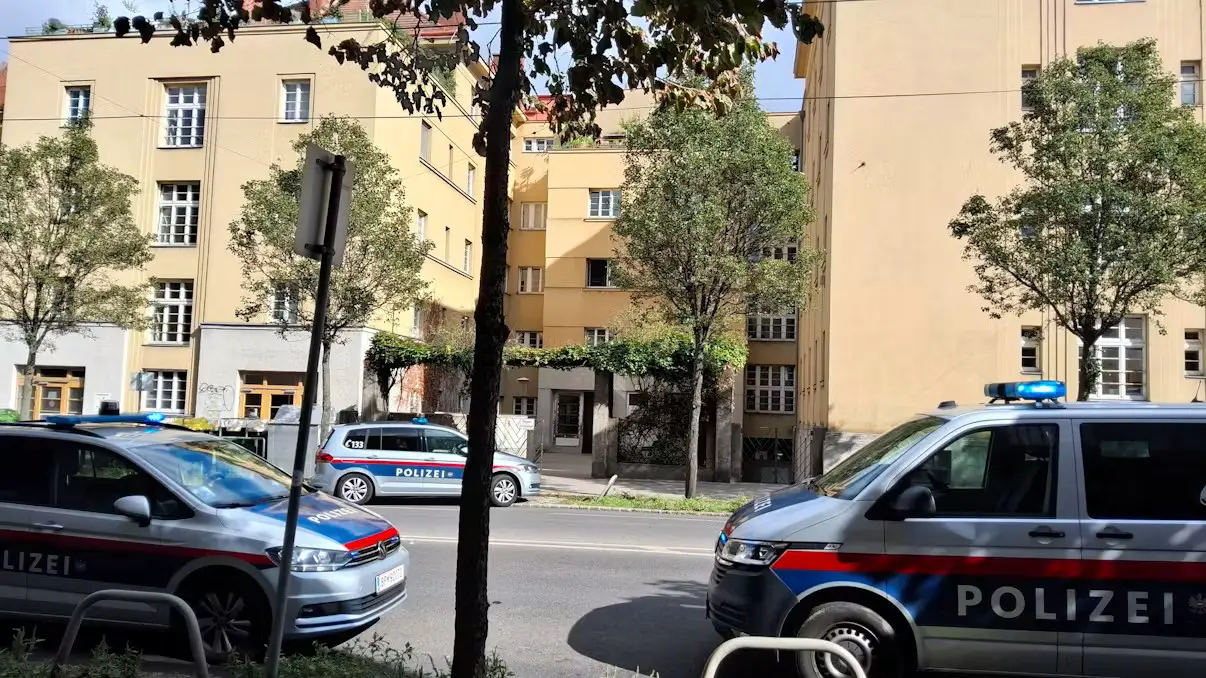 В Вене после сообщения о выстреле спецназ WEGA штурмовал квартиру гражданина России