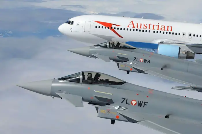 Полгода на Eurofighter, полгода на Airbus: австрийские военные летчики станут пилотами AUA