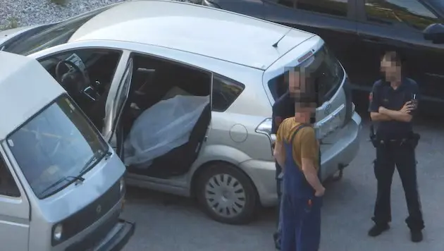 Шокирующая находка в Тироле: в эвакуированном автомобиле обнаружен труп владельца»