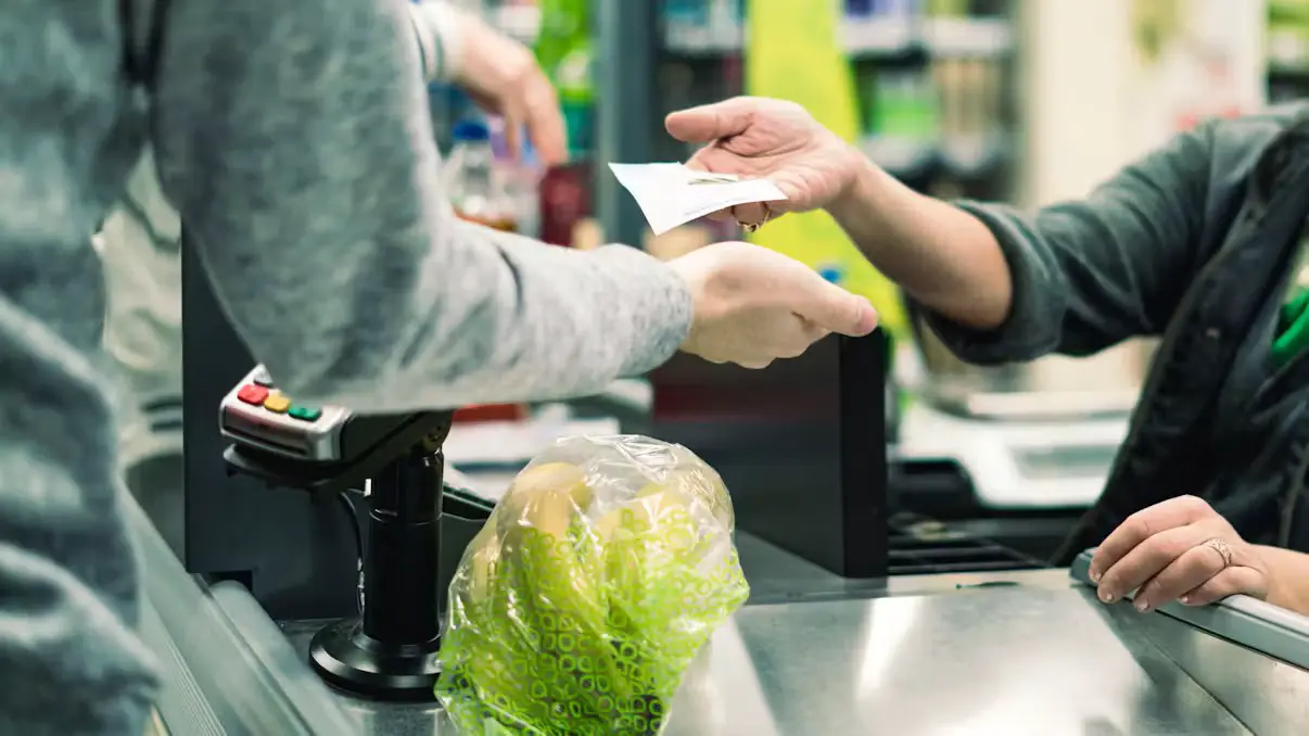Дешёвые продукты дешевеют, брендовые дорожают: новая проверка цен в Австрии
