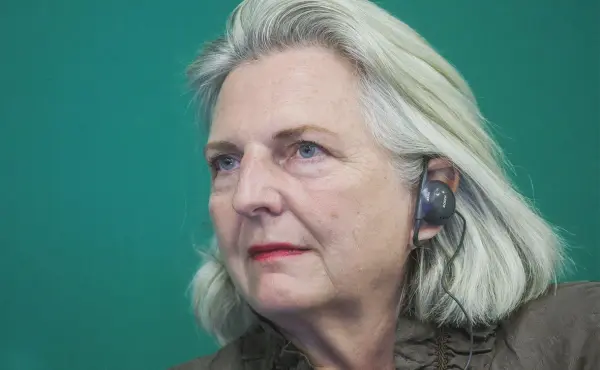 Карин Кнайсль предупрепреждает: Европа может решиться на войну с Россией