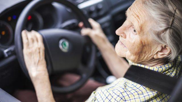 Опасны или нет люди старше 60 лет на дорогах?