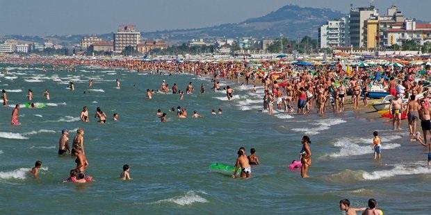 Италия открыла первые пляжи на Адриатике