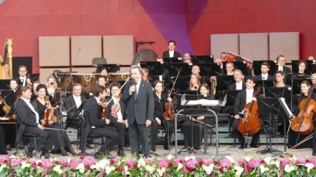 Открытие фестиваля классической музыки на сцене в Графенэгге
