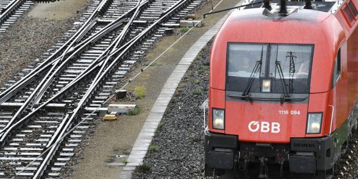 Железнодорожники угрожают 24-часовой забастовкой в следующий понедельник