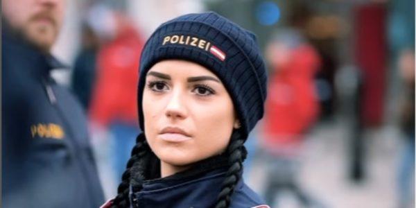 Уэнсдей Аддамс при исполнении: самая красивая женщина-полицейский в Австрии?