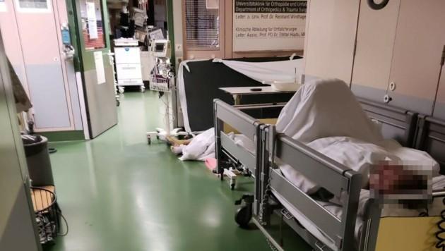Венская AKH: пациенты в коридорах и на полу 