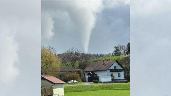 Торнадо в Нижней Австрии: смерч прошел через Оберфладниц
