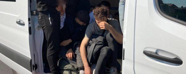 В Штирии автофургон с 26-ю беженцами был остановлен только после 60 километров погони
